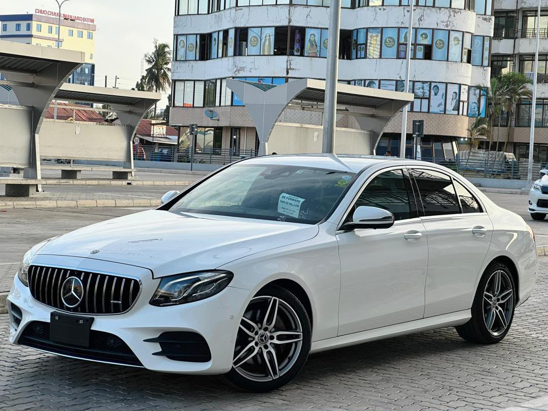 Mercedes E CLASS